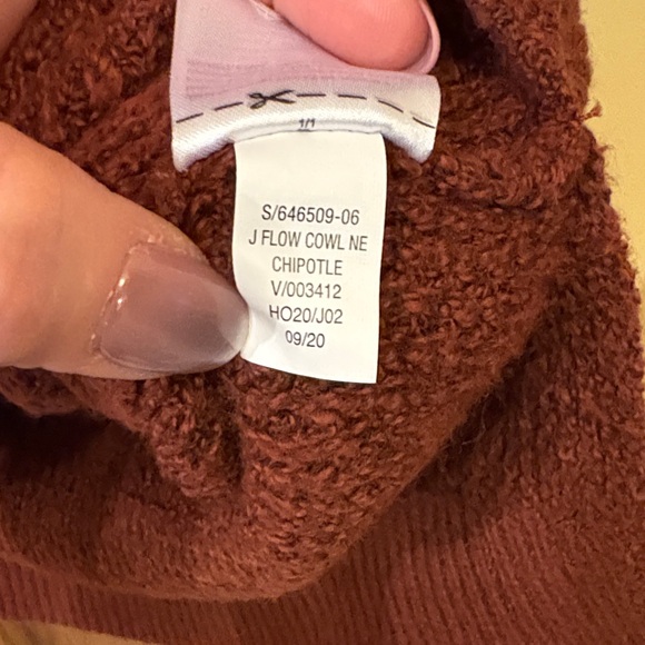Old Navy Women's Rust Cowl Neck Sweater - Picture 10 of 10
